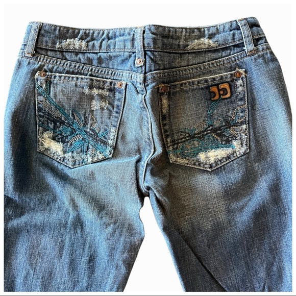 🎁 Joe’s Jeans Distressed Embroidery Jeans - Picture 8 of 9